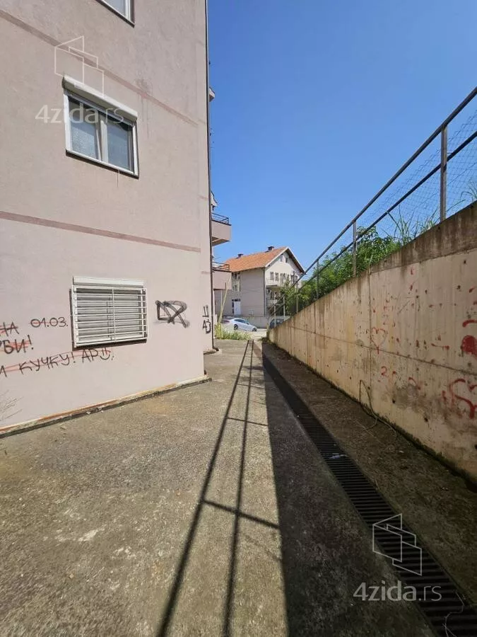 Garaža | 4zida