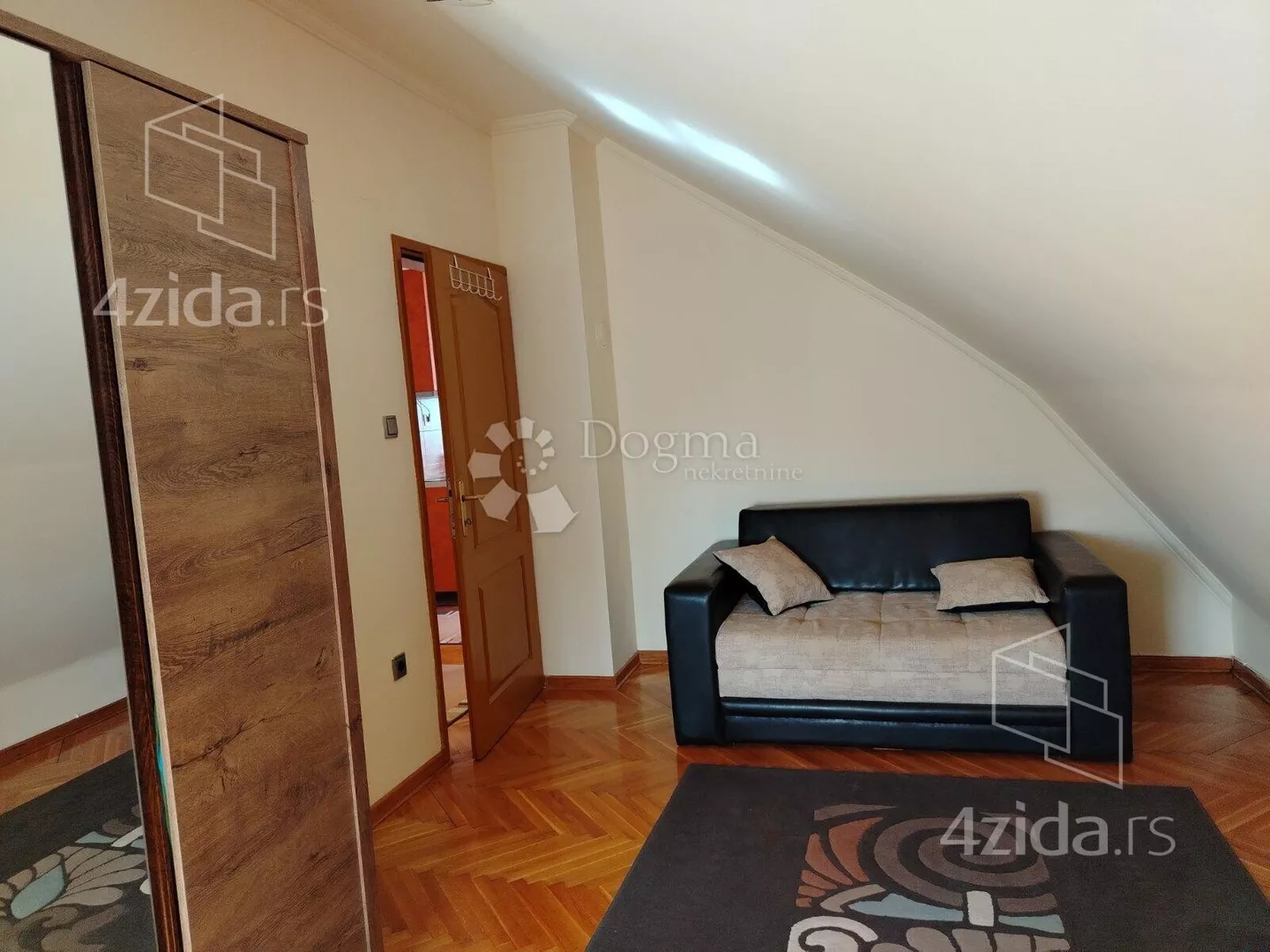 Petosoban stan | 4zida