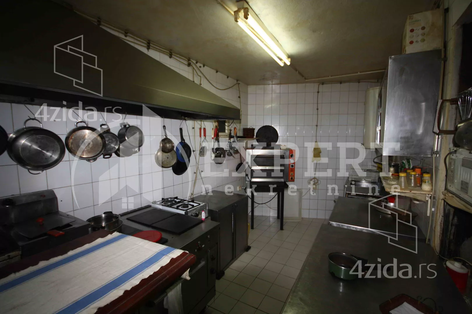 Lokal | 4zida
