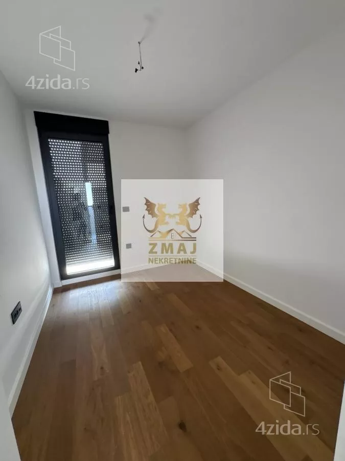 Šestosoban stan | 4zida