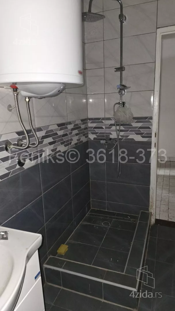 Četvoroiposoban stan | 4zida