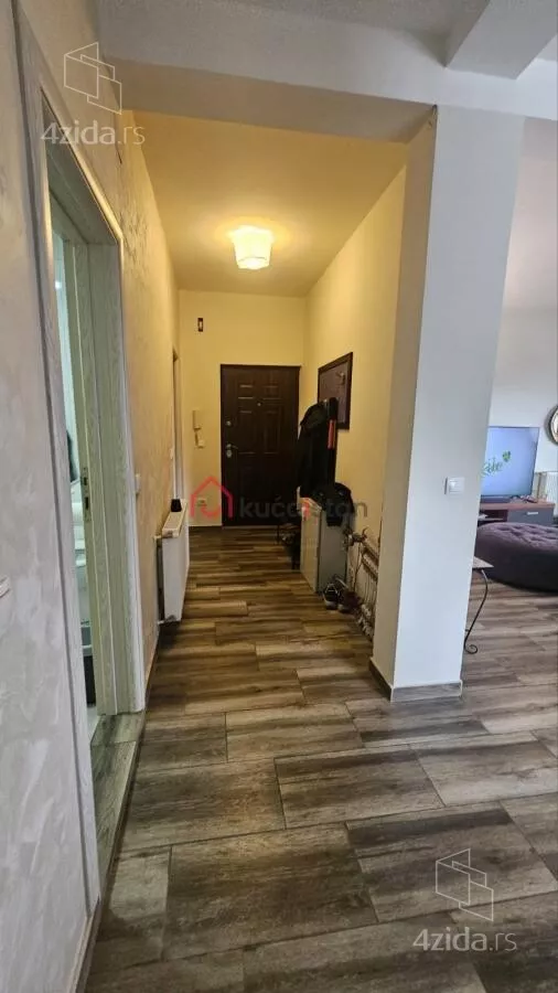 Petosoban stan | 4zida