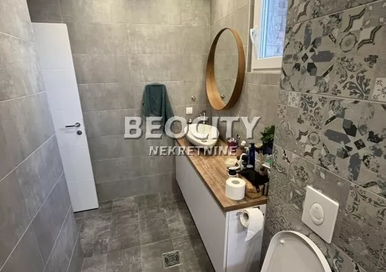 Sedmosoban stan | 4zida