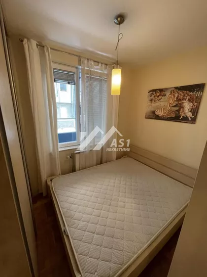 Petra Drapšina | 4zida.rs