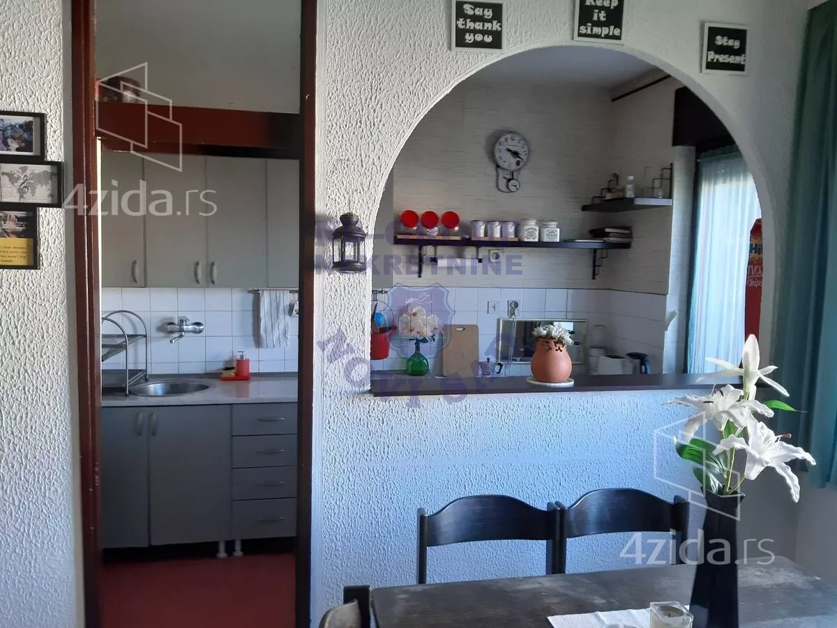 Troiposoban stan | 4zida