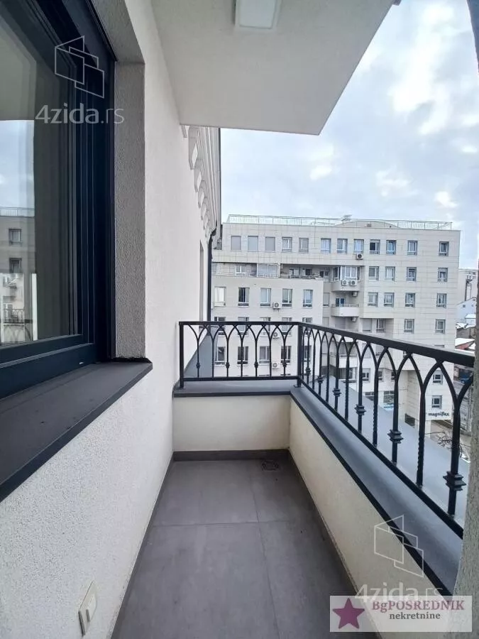 Petosoban stan | 4zida