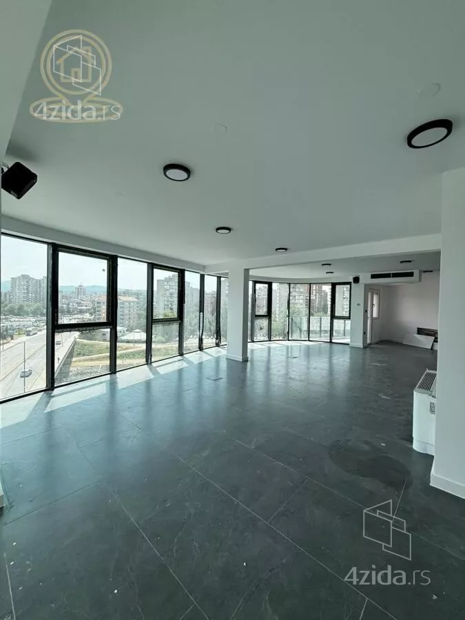 Poslovni prostor | 4zida