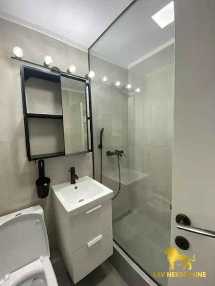 BALZAKOVA | 4zida.rs