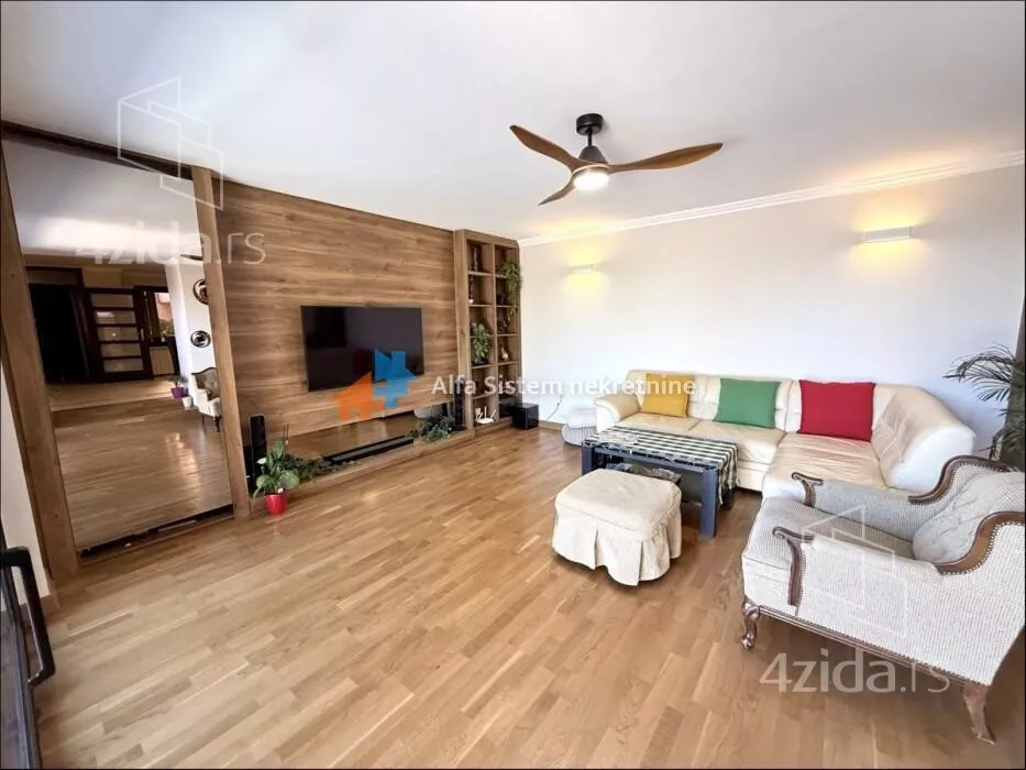 Petosoban stan | 4zida