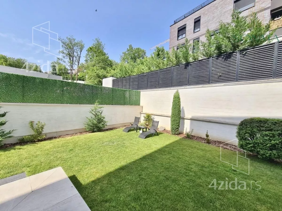 Šestosoban stan | 4zida