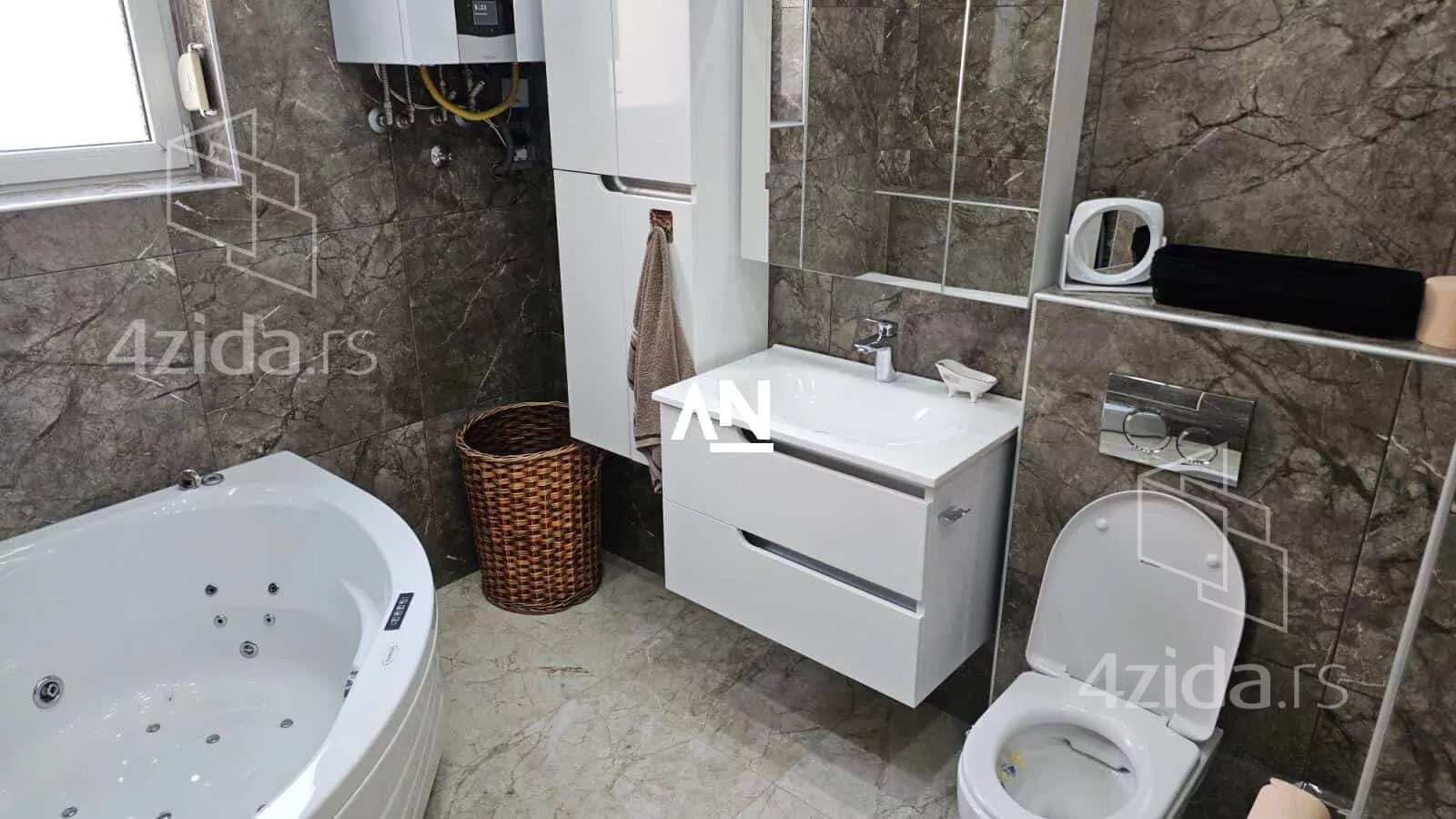 Četvorosoban stan | 4zida