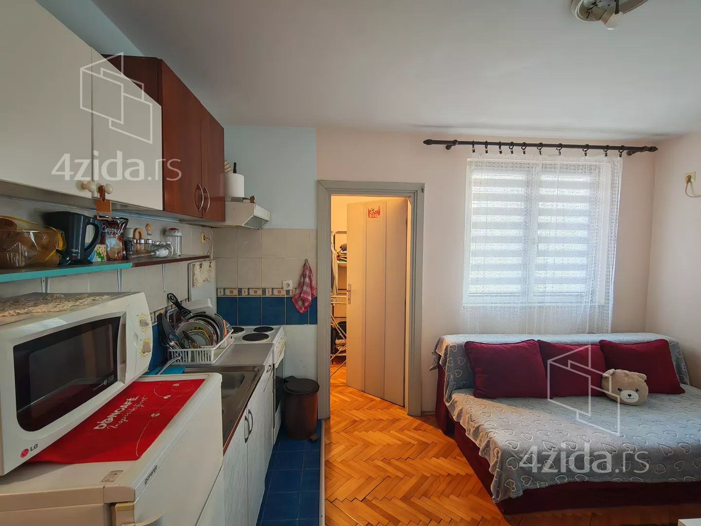 Jednoiposoban stan | 4zida