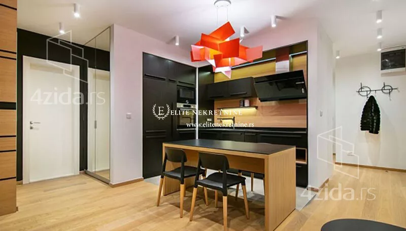 Petosoban stan | 4zida