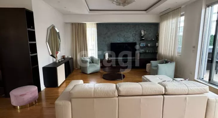 Šestosoban stan | 4zida