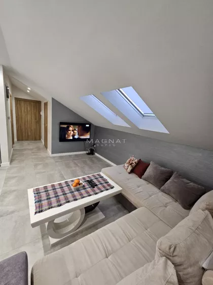 Ugrinovački put | 4zida.rs