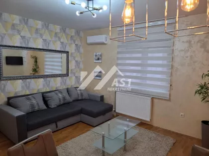Petra Drapšina | 4zida.rs