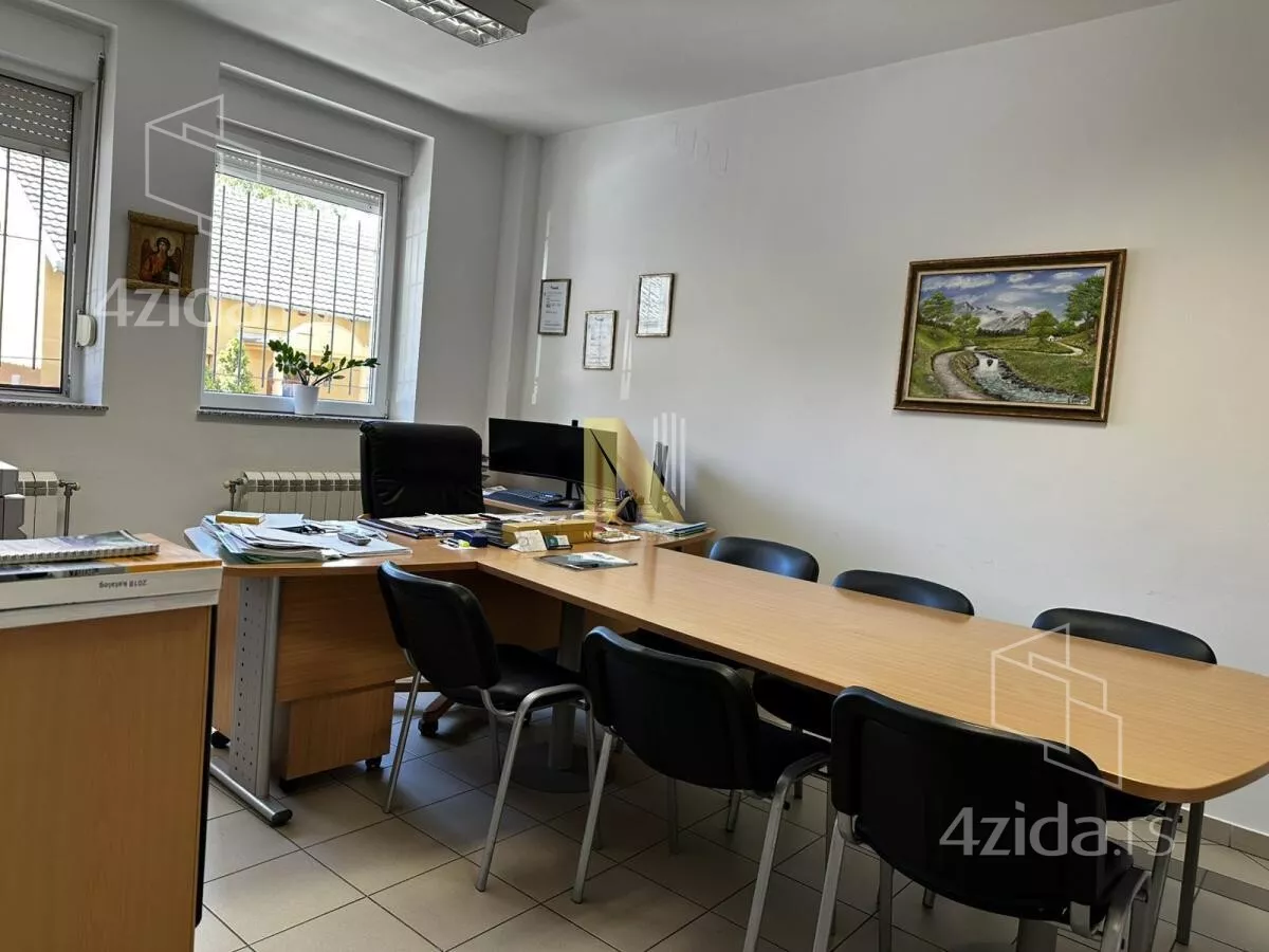 Poslovni prostor | 4zida