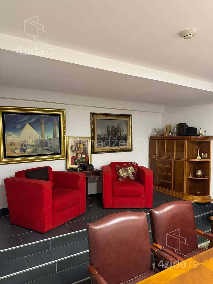 Poslovna zgrada | 4zida