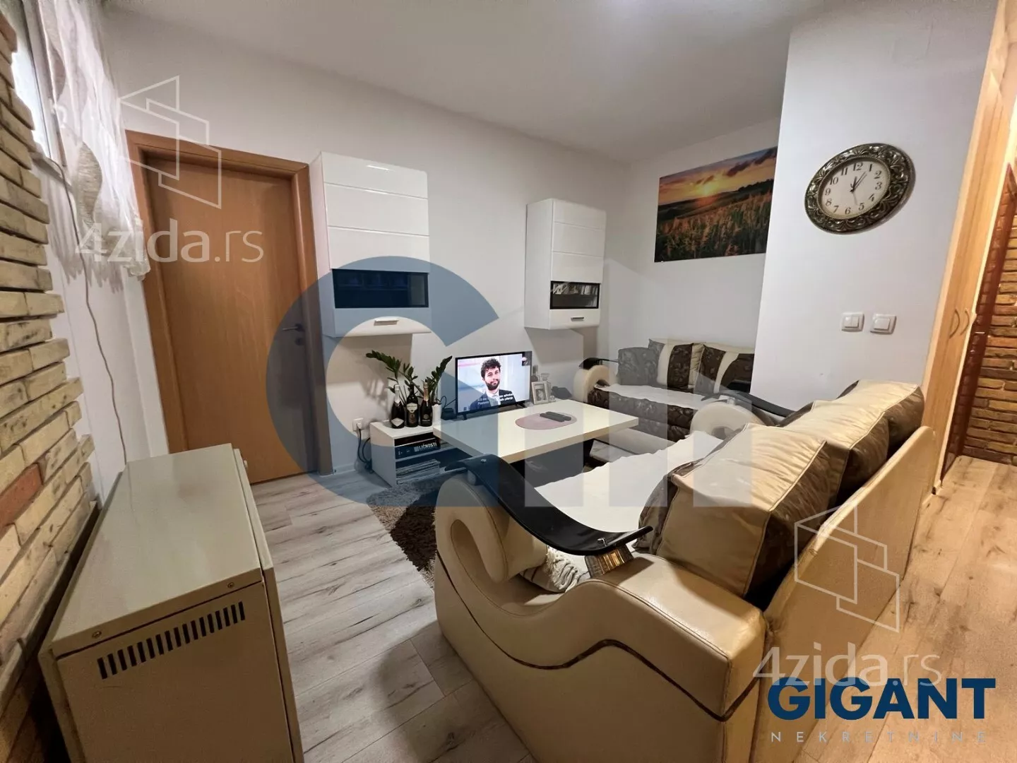 Jednoiposoban stan | 4zida