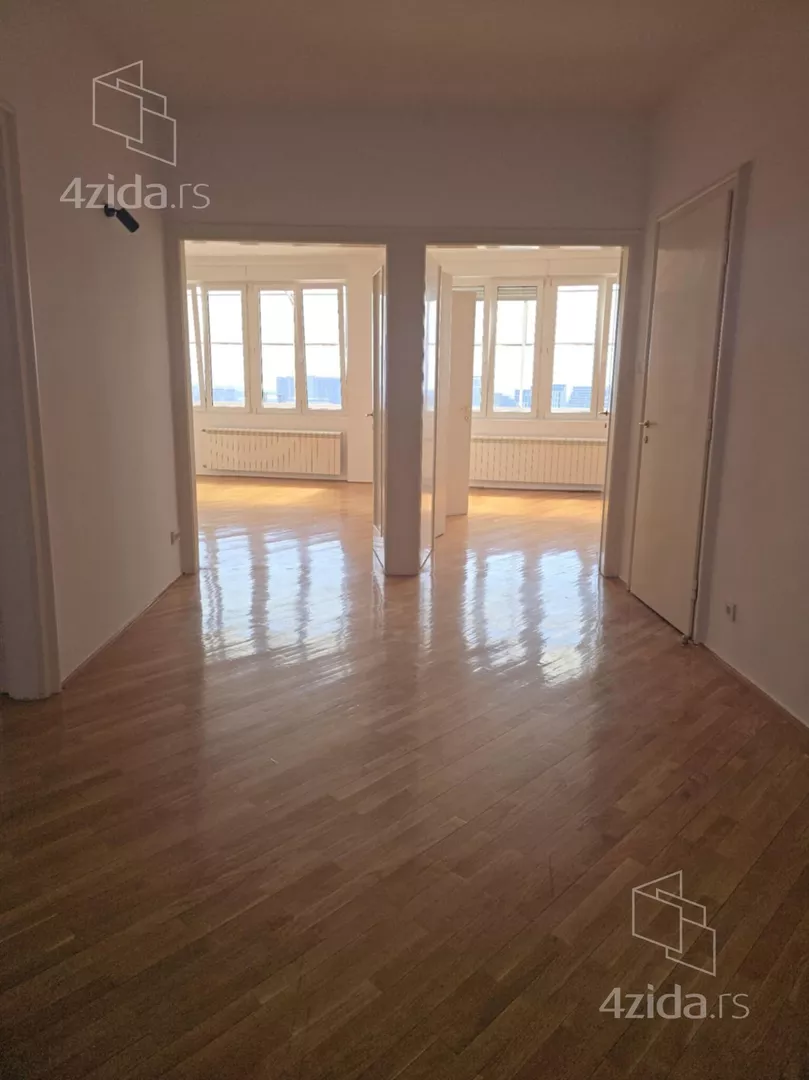 Šestosoban stan | 4zida