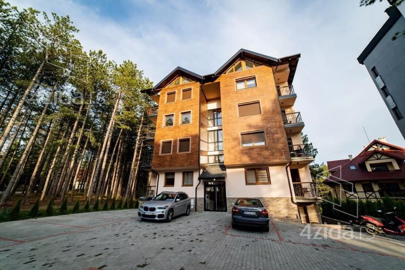 Jednoiposoban stan | 4zida