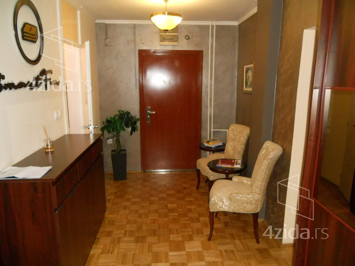 Troiposoban stan | 4zida