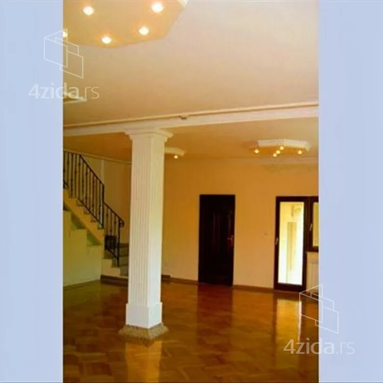 Šestosoban stan | 4zida