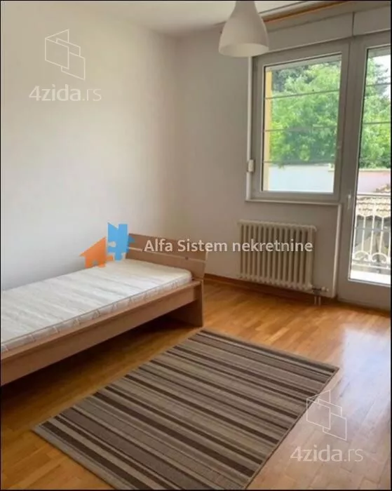 Četvoroiposoban stan | 4zida