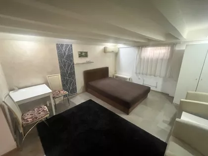 Vukov Spomenik | 4zida.rs