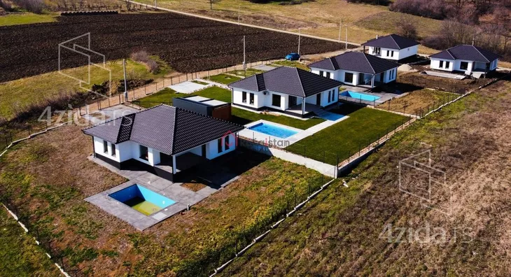 Kuća | 4zida