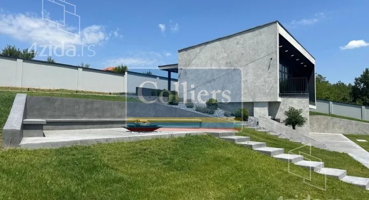 Sedmosoban stan | 4zida