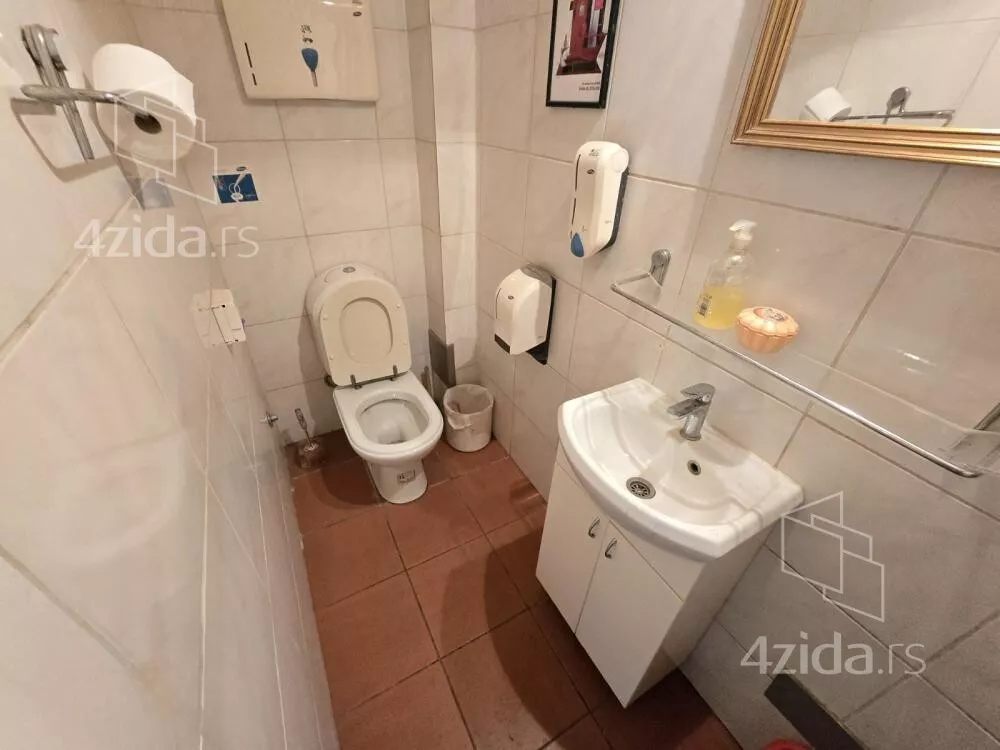 Lokal | 4zida