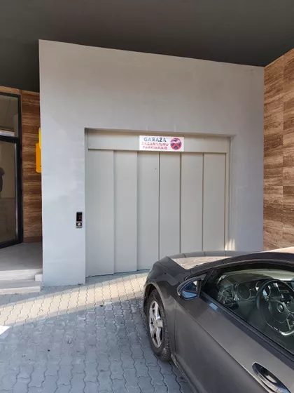 Karađorđeva | 4zida.rs