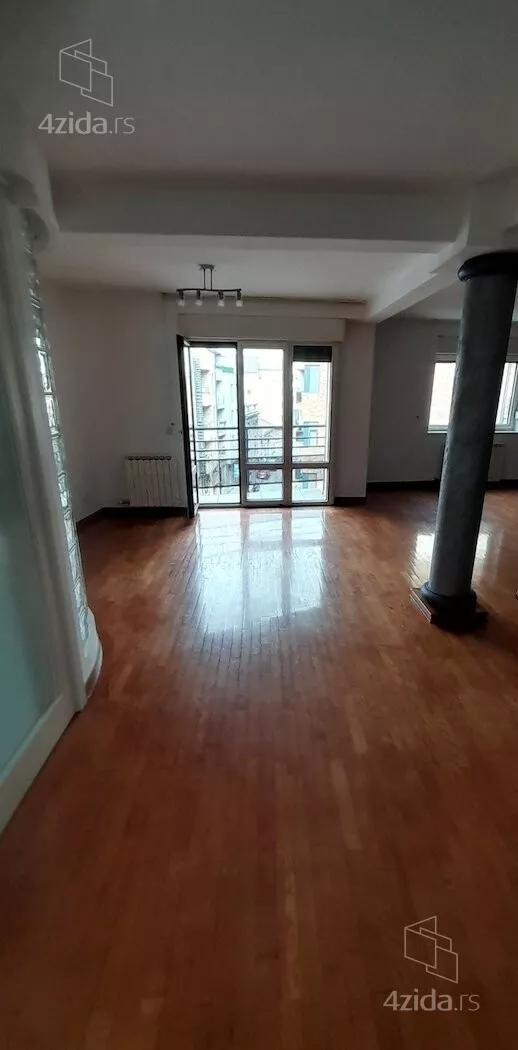 Četvoroiposoban stan | 4zida