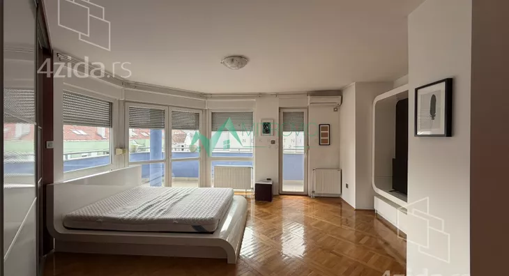 Četvoroiposoban stan | 4zida