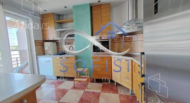 Četvoroiposoban stan | 4zida
