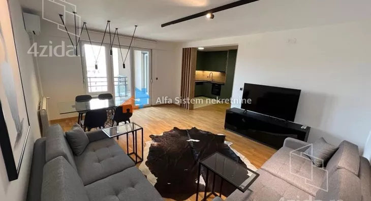 Četvoroiposoban stan | 4zida