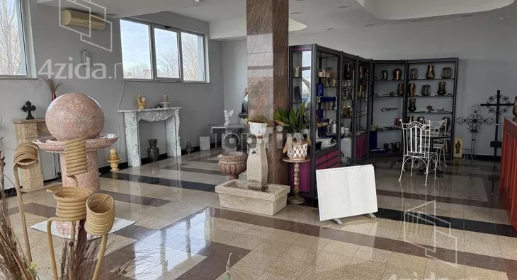 Poslovna zgrada | 4zida