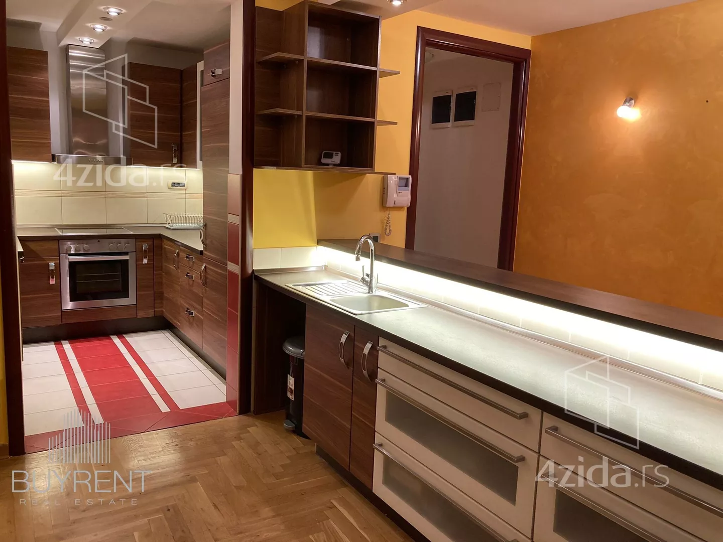 Četvoroiposoban stan | 4zida