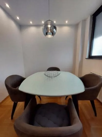 Crveni Krst Zvezdara | 4zida.rs