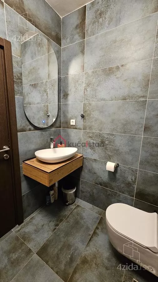 Petosoban stan | 4zida