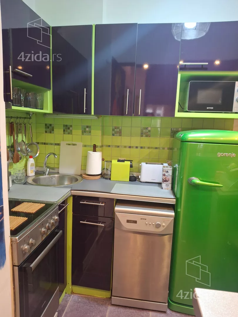 Petosoban stan | 4zida