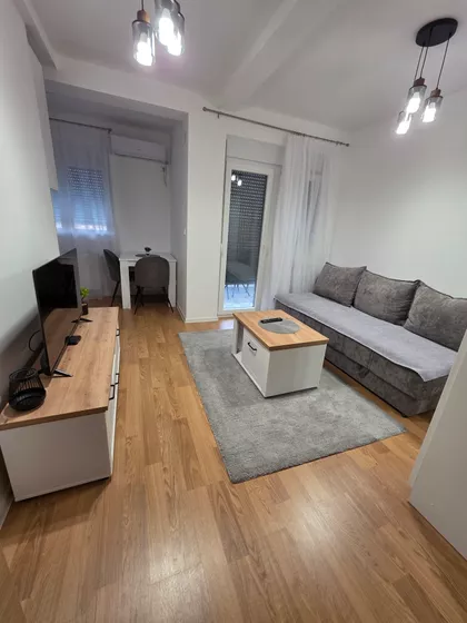 Crnogorska 9 | 4zida.rs