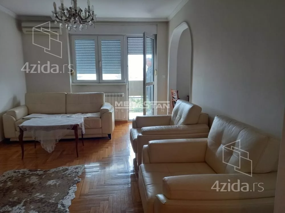 Troiposoban stan | 4zida