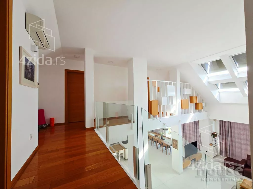 Sedmosoban stan | 4zida