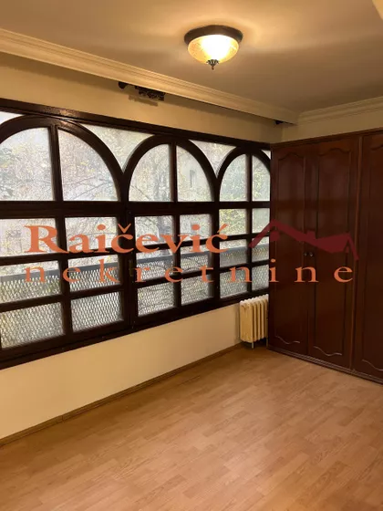 Golsvordijeva | 4zida.rs