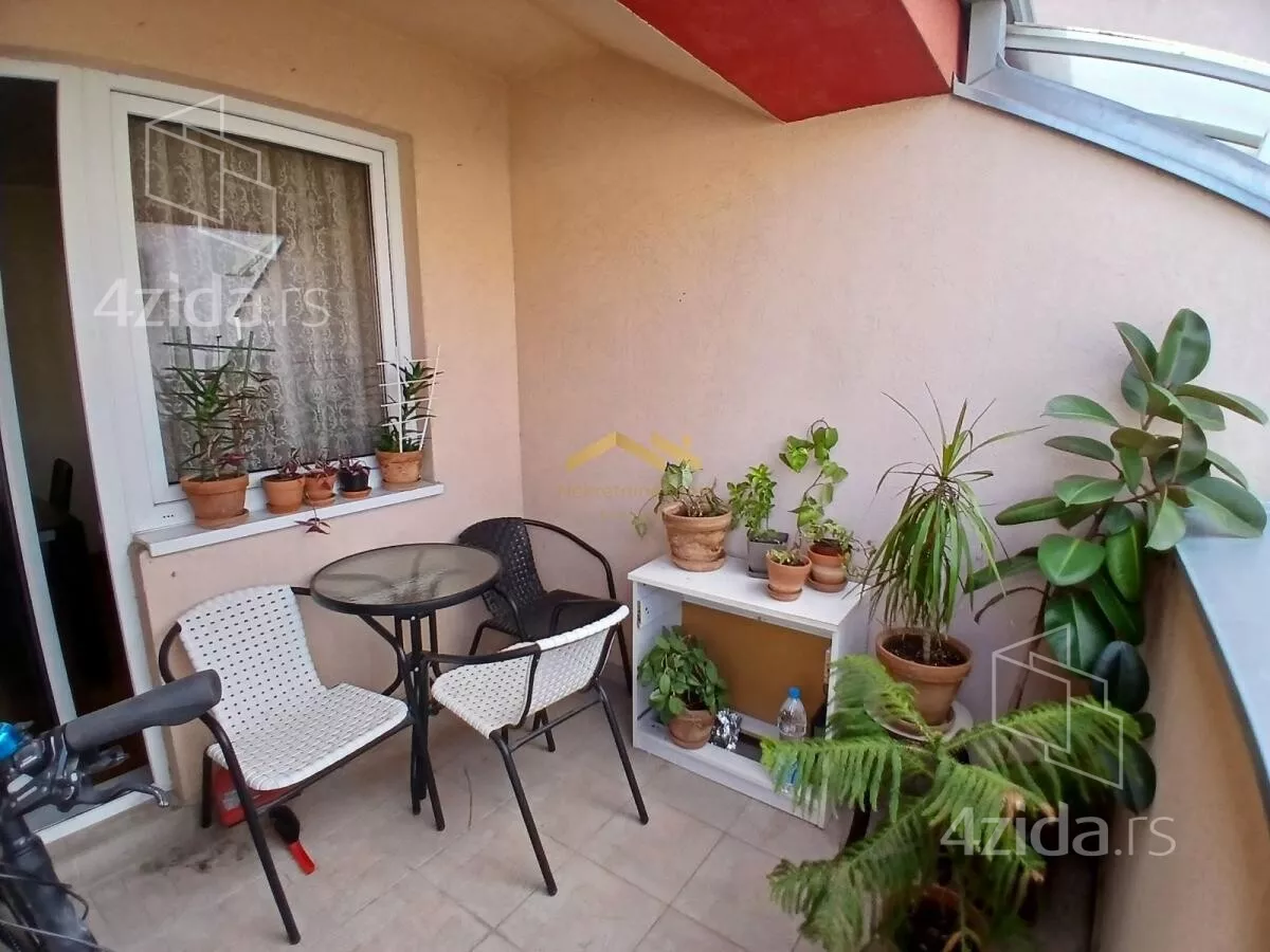 Četvoroiposoban stan | 4zida