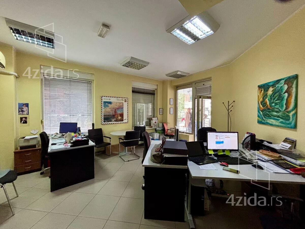 Poslovni prostor | 4zida