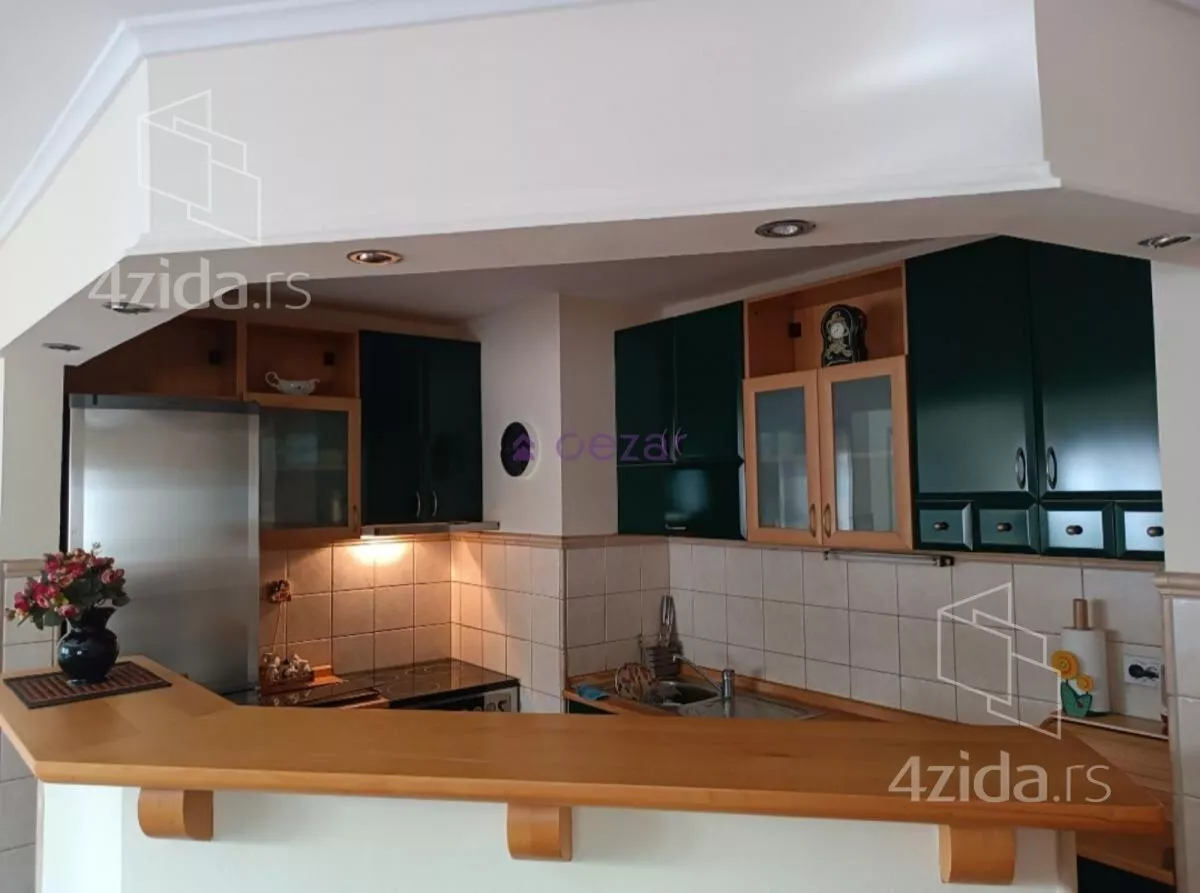 Petosoban stan | 4zida