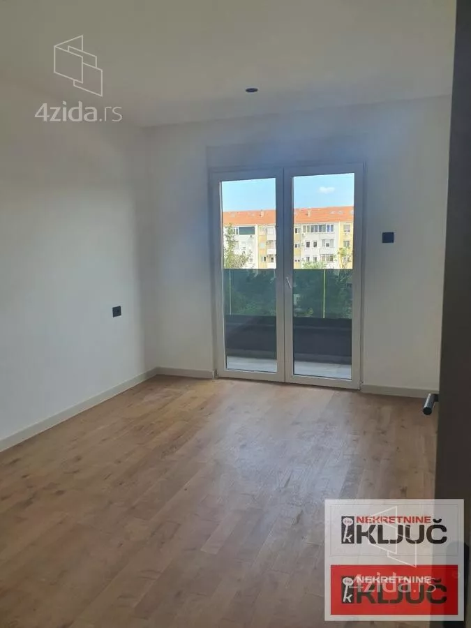 Petosoban stan | 4zida